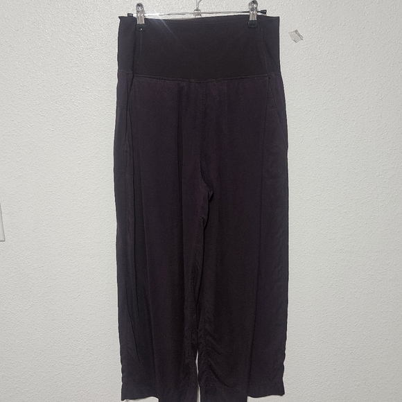 Lululemon wide leg cropped pants size 6 high rise - Picture 1 of 13